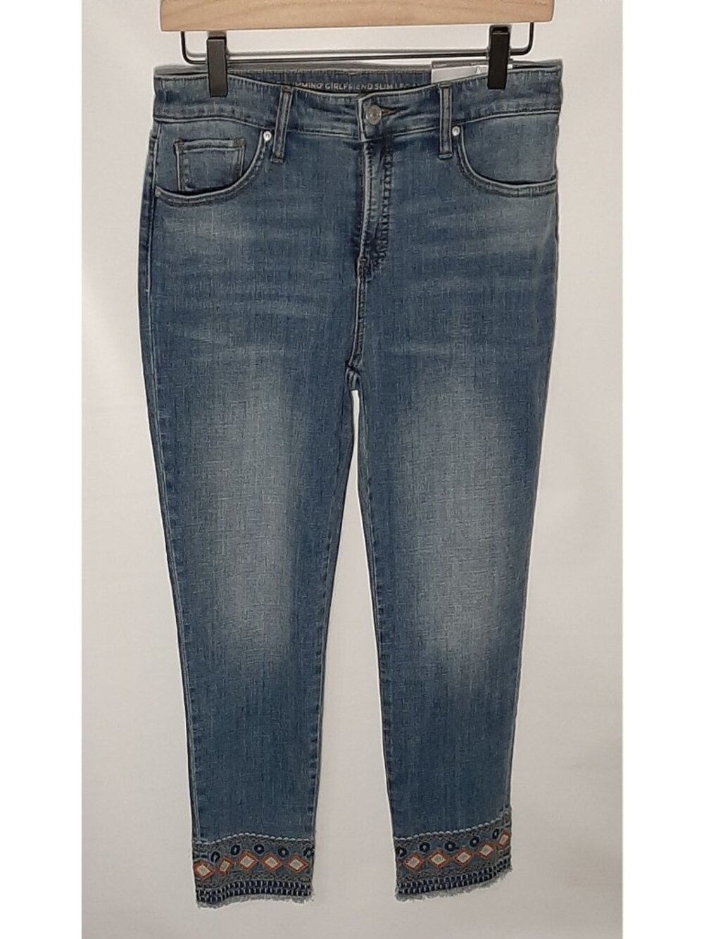 Chico’s Size 0R / US 4R Slimming Girlfriend Ankle Jeans Women’s Embroidered Hem